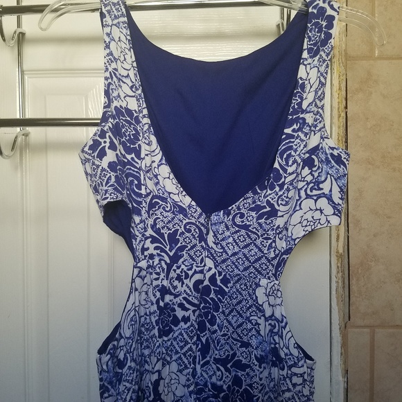 FOREVER 21 BLUE AND WHITE  SIZE M DRESS - Picture 3 of 6